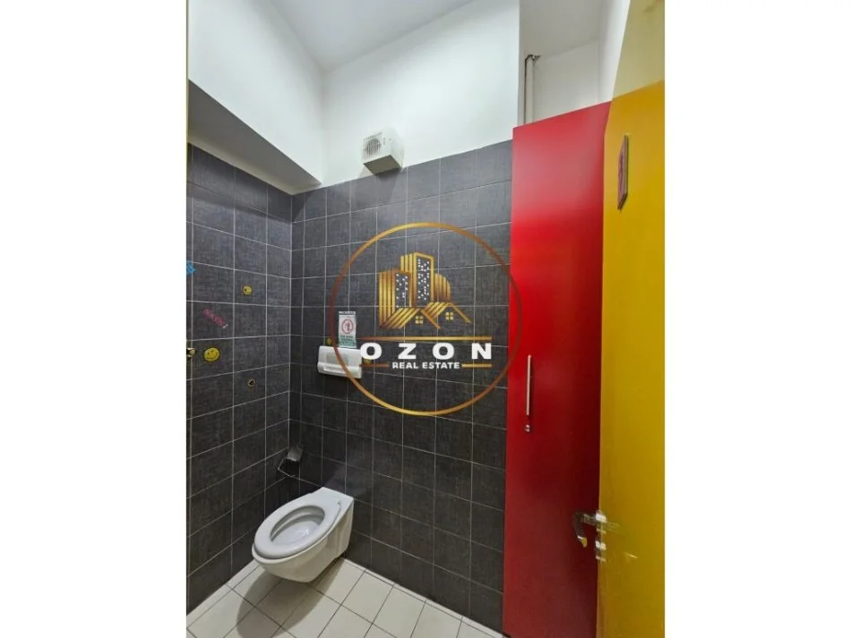 Ambient Biznesi me Qira tek Galeria 17 Nëntori!