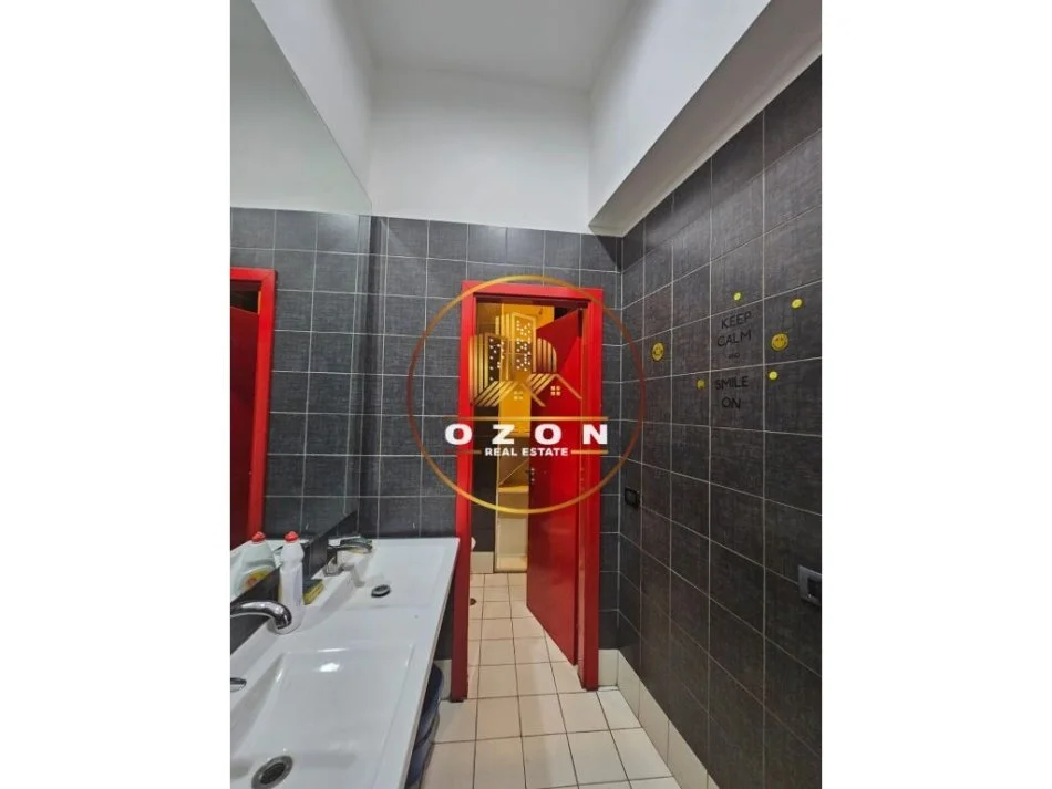 Ambient Biznesi me Qira tek Galeria 17 Nëntori!