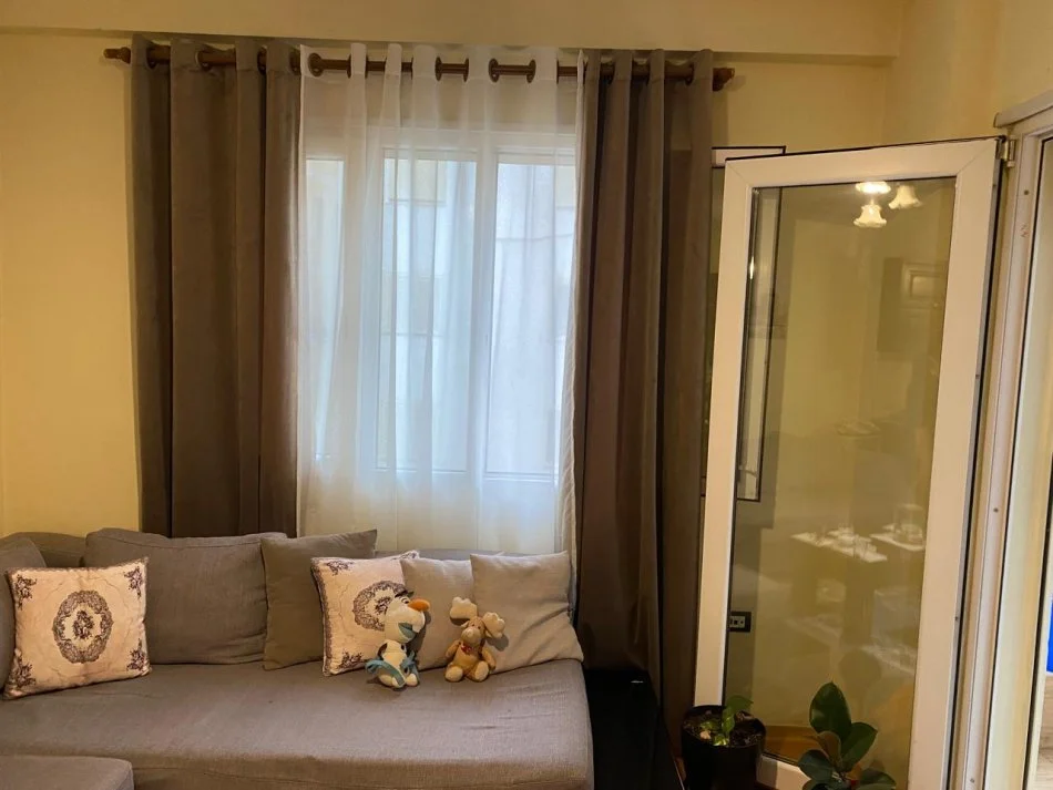 Tirane, jepet me qera apartament 1+1+Ballkon Kati 3, 70 m² 350 € (Fresk)
