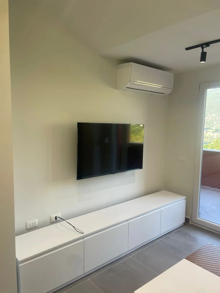 Tirane, jepet me qera apartament 1+1+Ballkon Kati 5, 70 m² 500 € (Dajt)