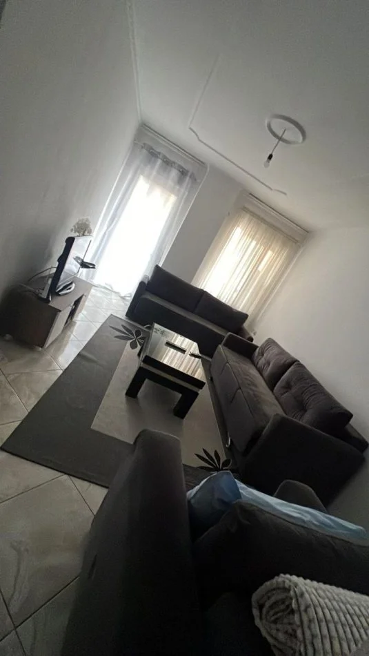 Tirane, jepet me qera apartament 2+1+Ballkon Kati 2, 110 m² 450 € (Astir)