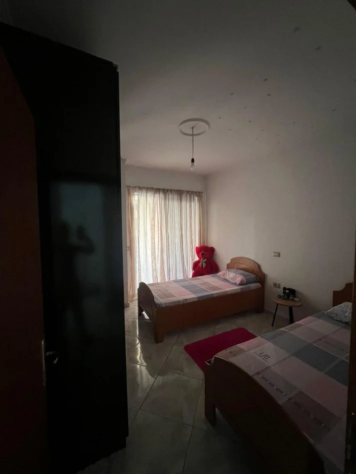 Tirane, jepet me qera apartament 2+1+Ballkon Kati 2, 110 m² 450 € (Astir)
