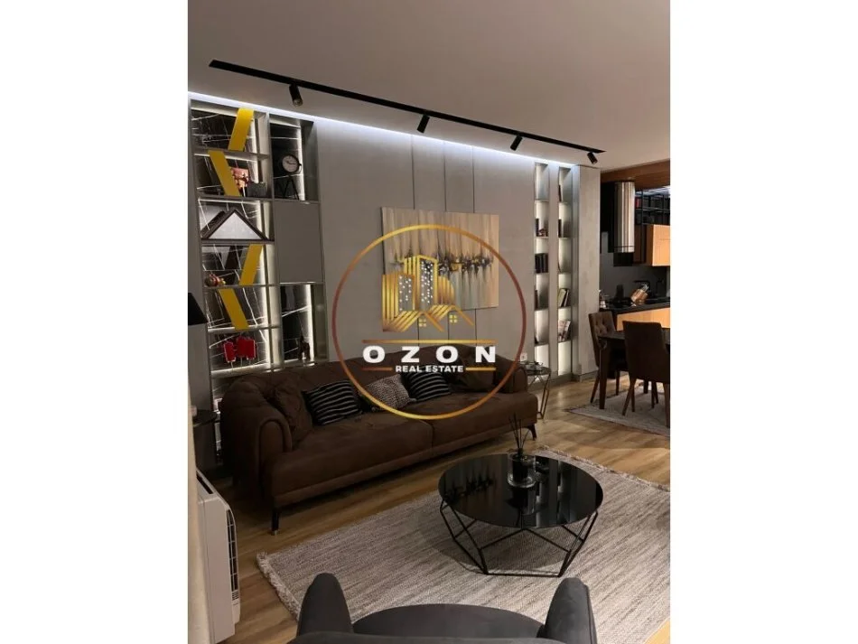 Apartament modern për shitje, 2+1+Kopësht 200 m² , tek FZ Construcion , Liqeni i Thate!