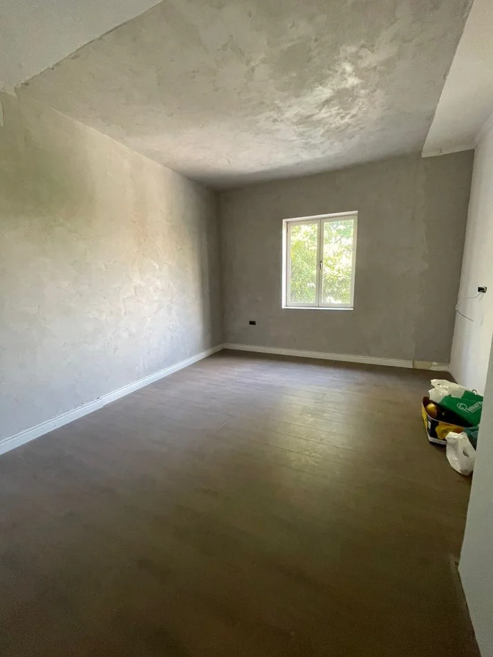 Tirane, jepet me qera ambjent biznesi Kati 3, 90 m² 1.000 € 