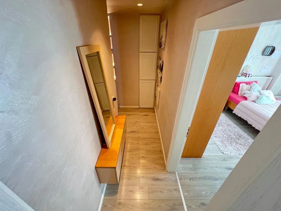 Tirane, shes aksesore Okazion !! SHITET KOMPLET ARREDIMI