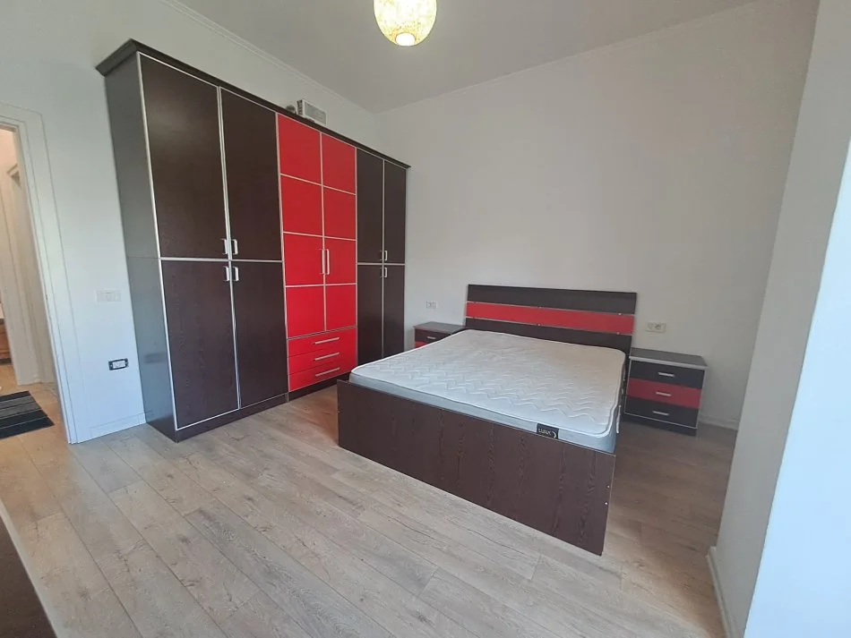 Tirane, Apartament 2+1 me qira Kati -1, 135 m² 750 € (Liqeni Thate)
