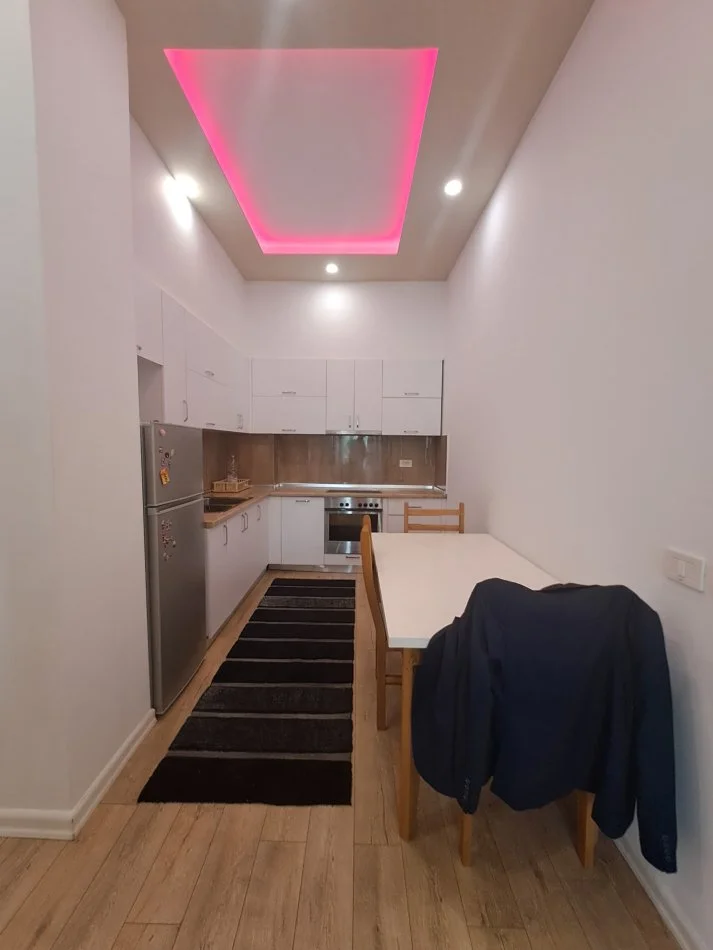 Tirane, Apartament 2+1 me qira Kati -1, 135 m² 750 € (Liqeni Thate)