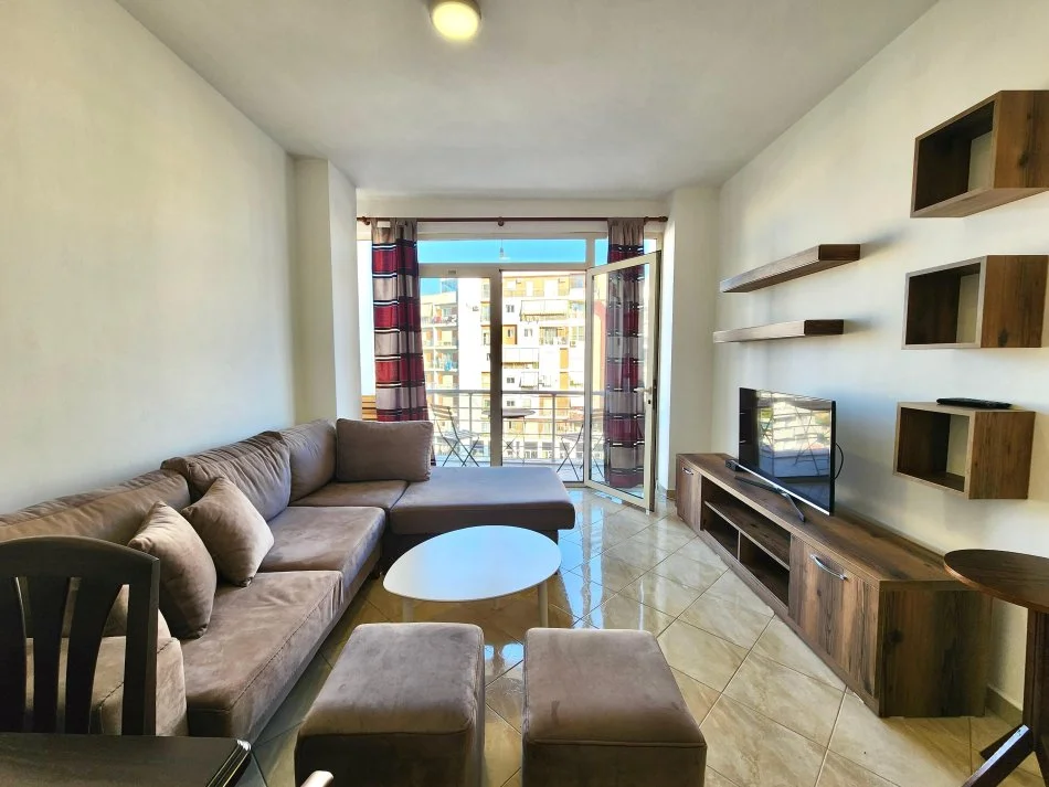 Me Qera: 1+1 & 1 Garazh  +Ballkon 📍Te Ish Tregu Elektrik/ Ali Demi || k.5 - Pallar i Ri, me Ashensor