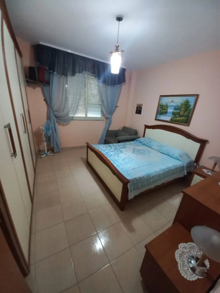 Durres, jepet me qera apartament 1+1 Kati 6, 300 € (Plazh Iiria, Durres)