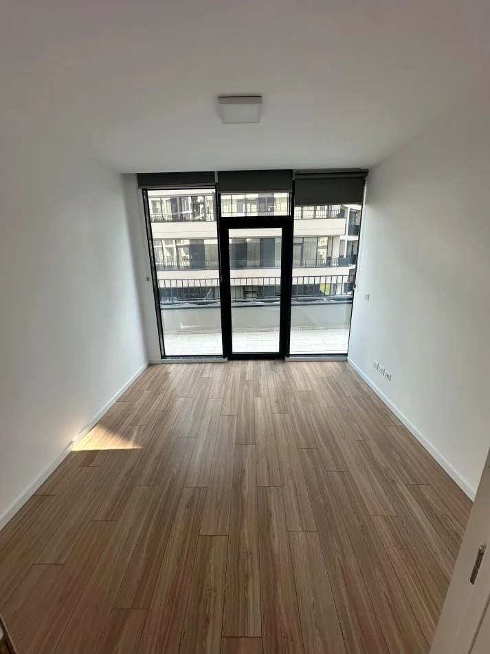 Tirane, jepet me qera zyre Kati 4, 200 m² 1.500 € (Rruga e Kosovareve)