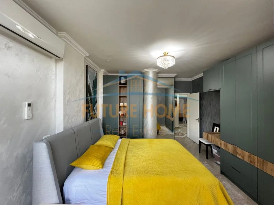 Tirane, jepet me qera apartament 2+1+Ballkon Kati 4, 88 m² 700 € (Rruga Rrapo Hekali)