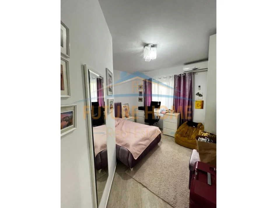 Tirane, jepet me qera apartament 2+1+Ballkon Kati 4, 88 m² 700 € (Rruga Rrapo Hekali)