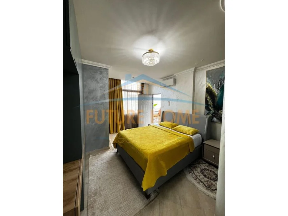 Tirane, jepet me qera apartament 2+1+Ballkon Kati 4, 88 m² 700 € (Rruga Rrapo Hekali)