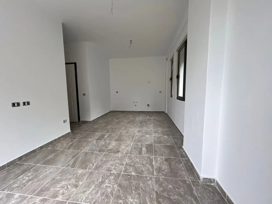 Vlore, shitet apartament 1+1 Kati 5, 60 m² 117.000 € (Uje i Ftohte) RV44717
