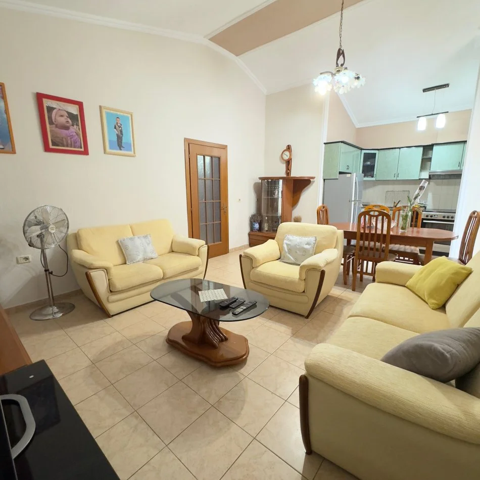 Tirane, Apartament 2+1  me qira Kati 5, 130 m² 600 € (Demir Zyko)