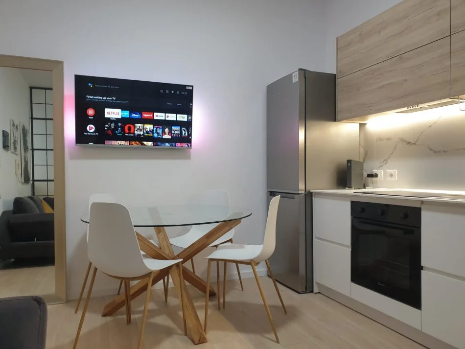 Vlore, jepet me qera apartament 1+1 Kati 7, 50 m² 300 € (Uje i Ftohte) RV44720