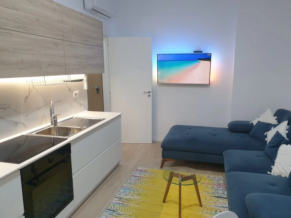 Vlore, jepet me qera apartament 1+1 Kati 7, 50 m² 300 € (Uje i Ftohte) RV44720