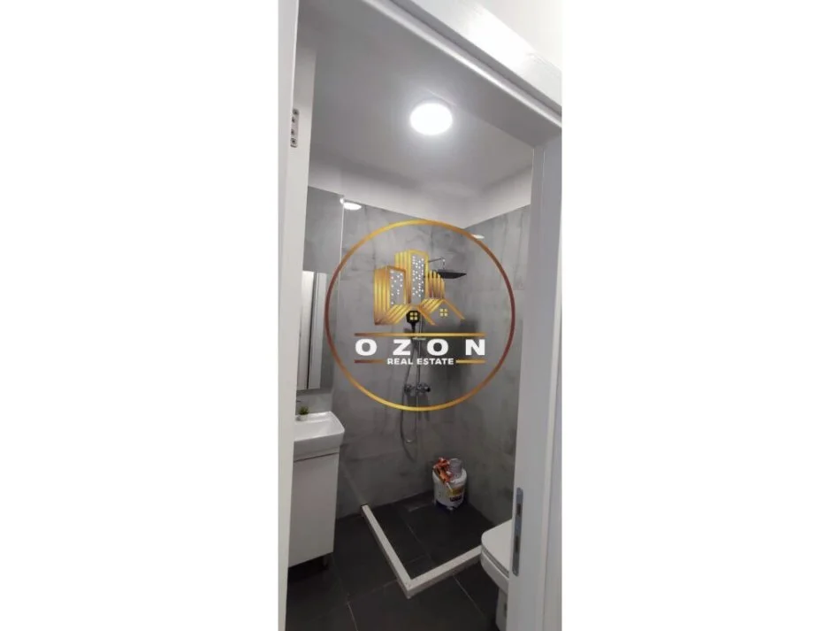 Shitet Garsoniere Tek Komuna e Parisit!