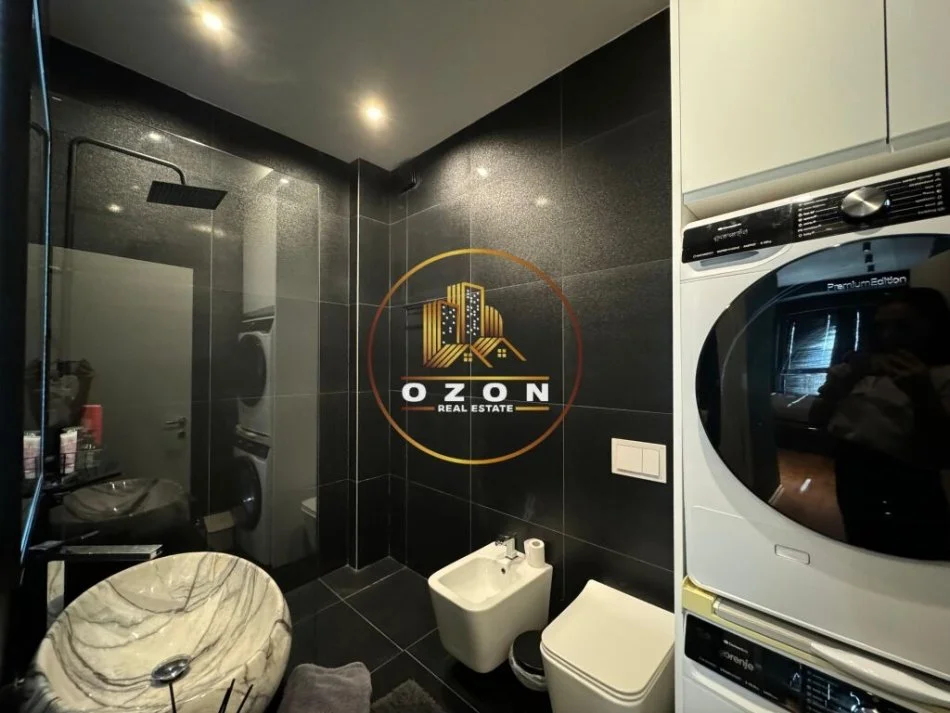 Apartament modern 2+1+2 për shitje tek Tirana Garden Building, Rruga e Kavajës!