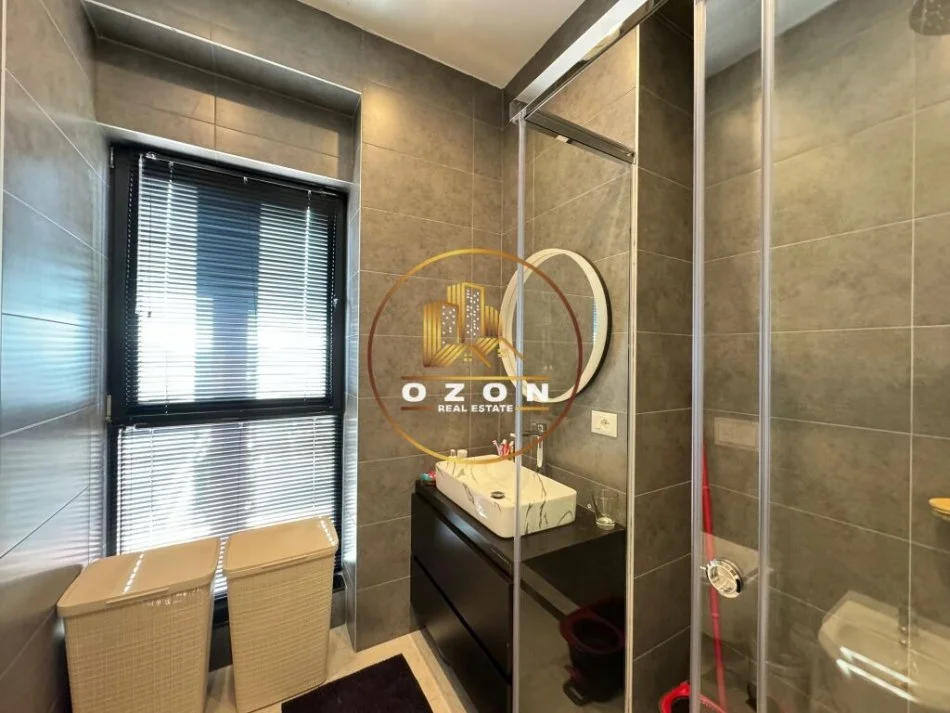 Apartament modern 2+1+2 për shitje tek Tirana Garden Building, Rruga e Kavajës!