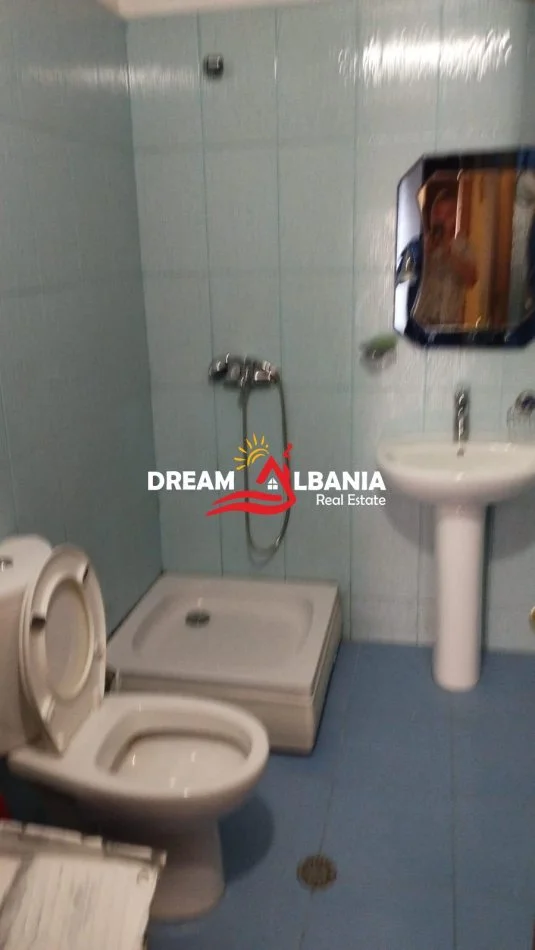 Tirane, jepet me qera apartament 2+1 , 100 m² 500 € (Tek Terminali Jug-Veri)