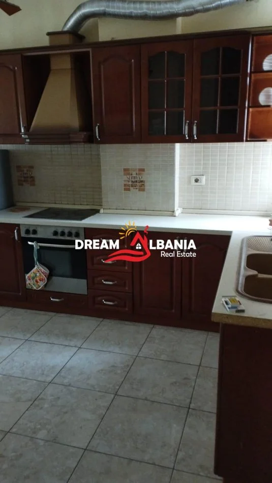 Tirane, jepet me qera apartament 2+1 , 100 m² 500 € (Tek Terminali Jug-Veri)