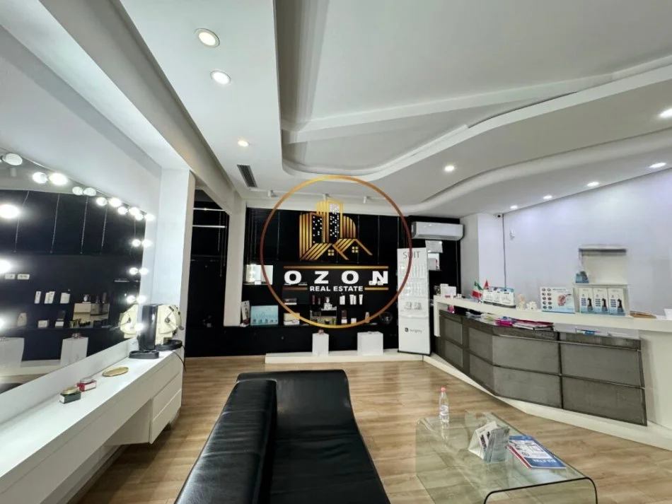 Tirane, shitet ambjent biznesi Kati 1, 180 m² 180.000 € (Rruga Perlat Rexhepi , Bllok)