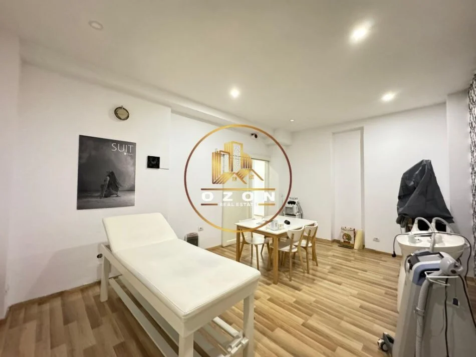 Tirane, shitet ambjent biznesi Kati 1, 180 m² 180.000 € (Rruga Perlat Rexhepi , Bllok)