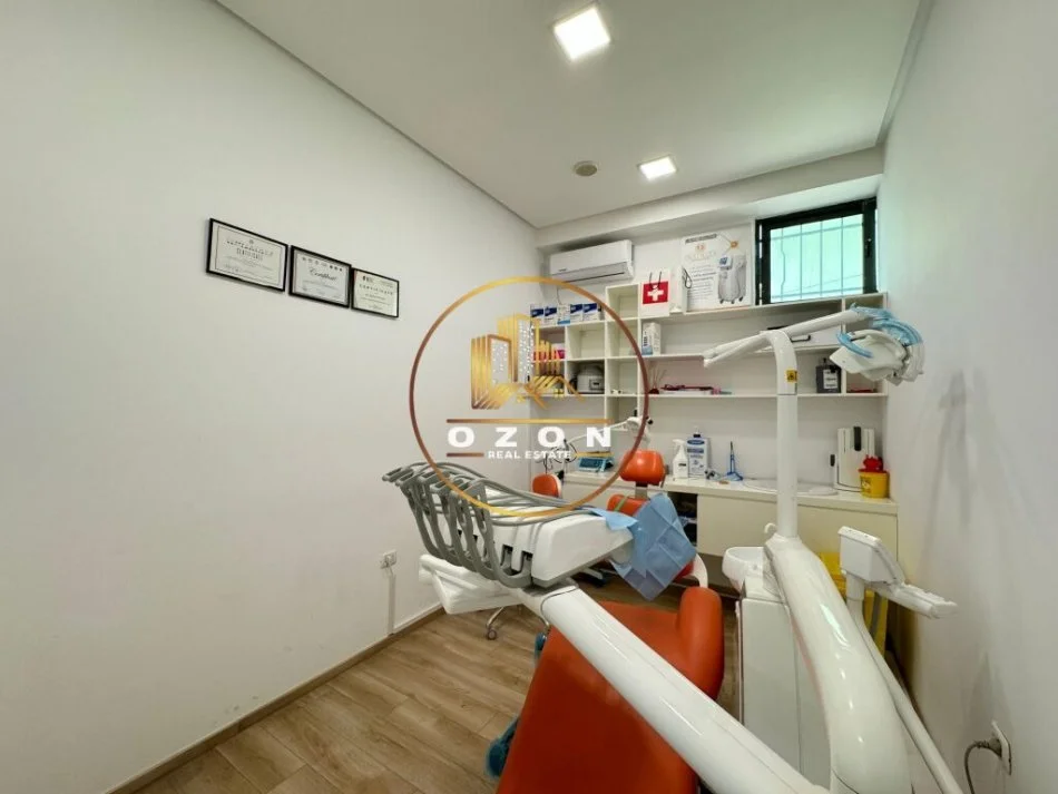 Tirane, shitet ambjent biznesi Kati 1, 180 m² 180.000 € (Rruga Perlat Rexhepi , Bllok)