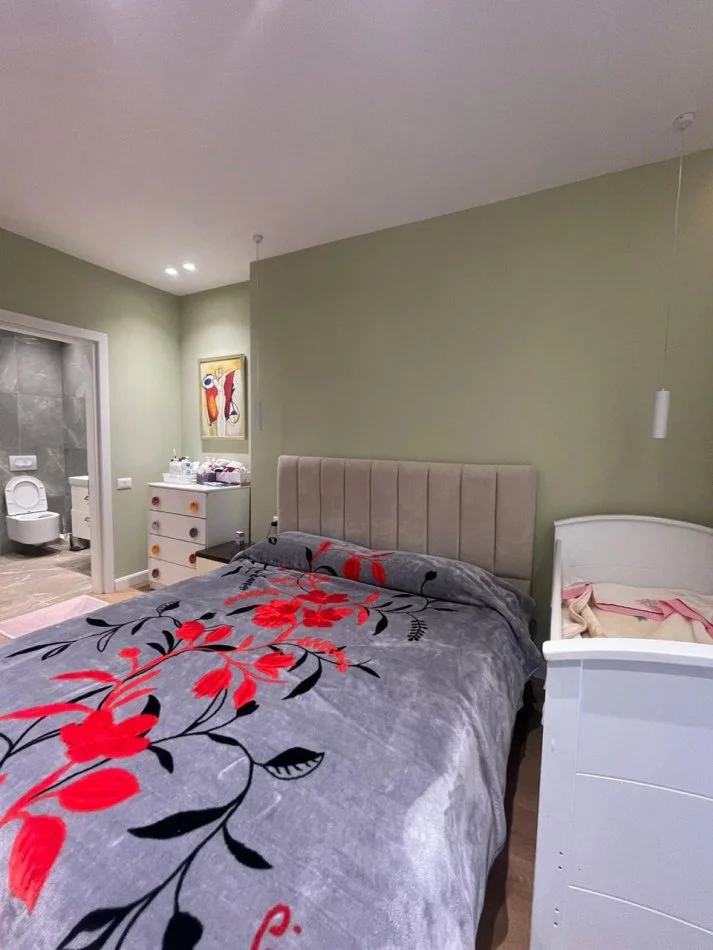 Tirane, jepet me qera apartament 2+1 Kati 4,80 m² 750 € (Selvia)