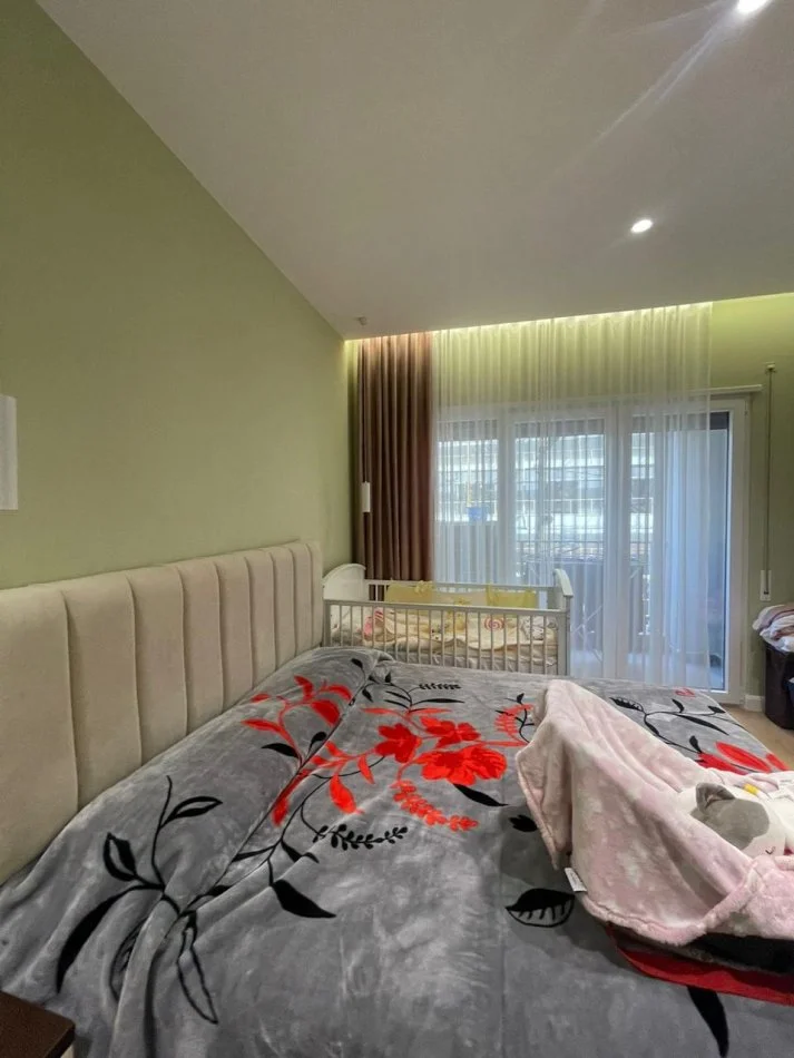 Tirane, jepet me qera apartament 2+1 Kati 4,80 m² 750 € (Selvia)