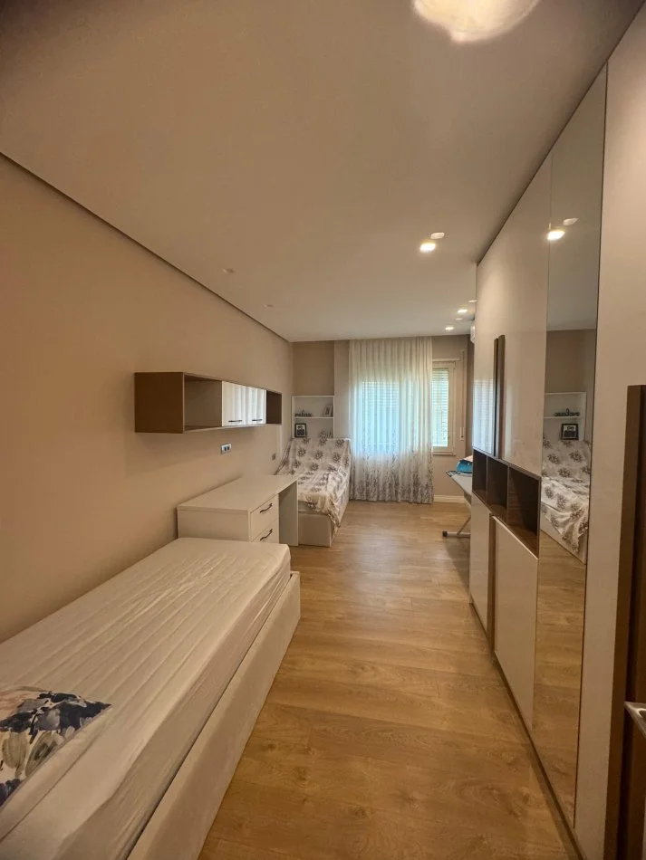 Tirane, shitet apartament 2+1+Ballkon Kati 2, 102 m² 140.000 € (Rruga Dalip Topi , Fresk)