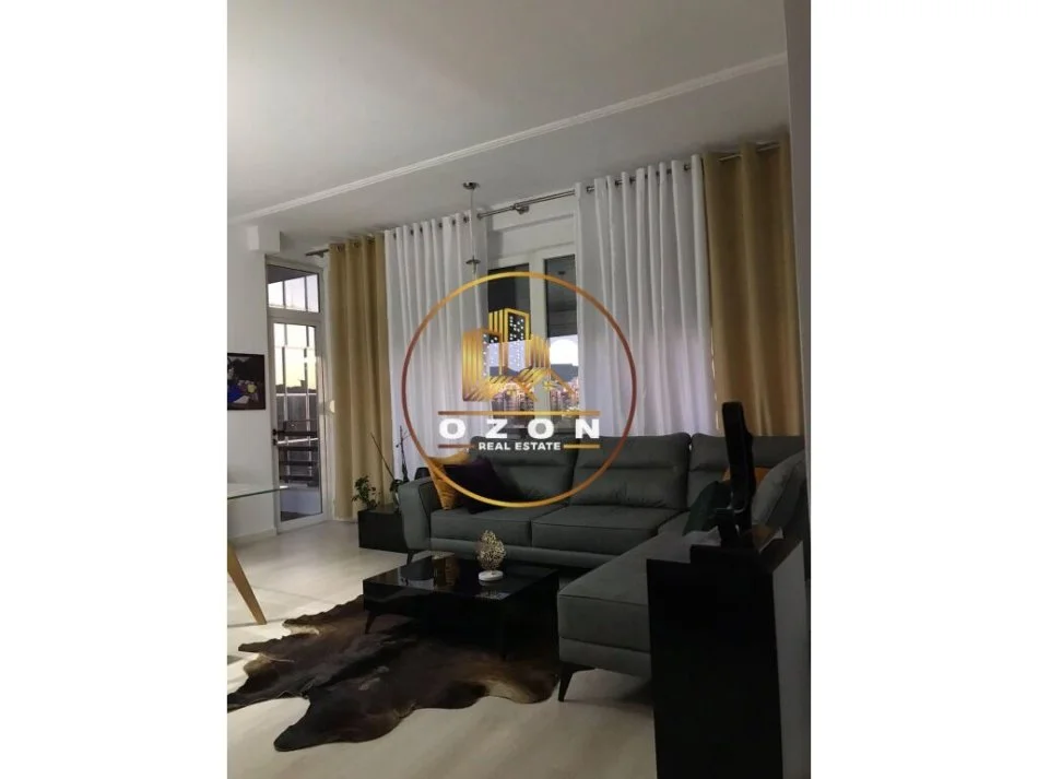 Shitet Apartament 1+1 Pranë Zogut të Zi!