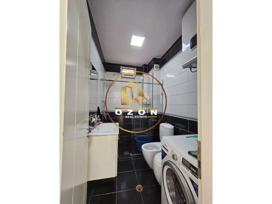 Shitet Apartament 1+1 Pranë Zogut të Zi!