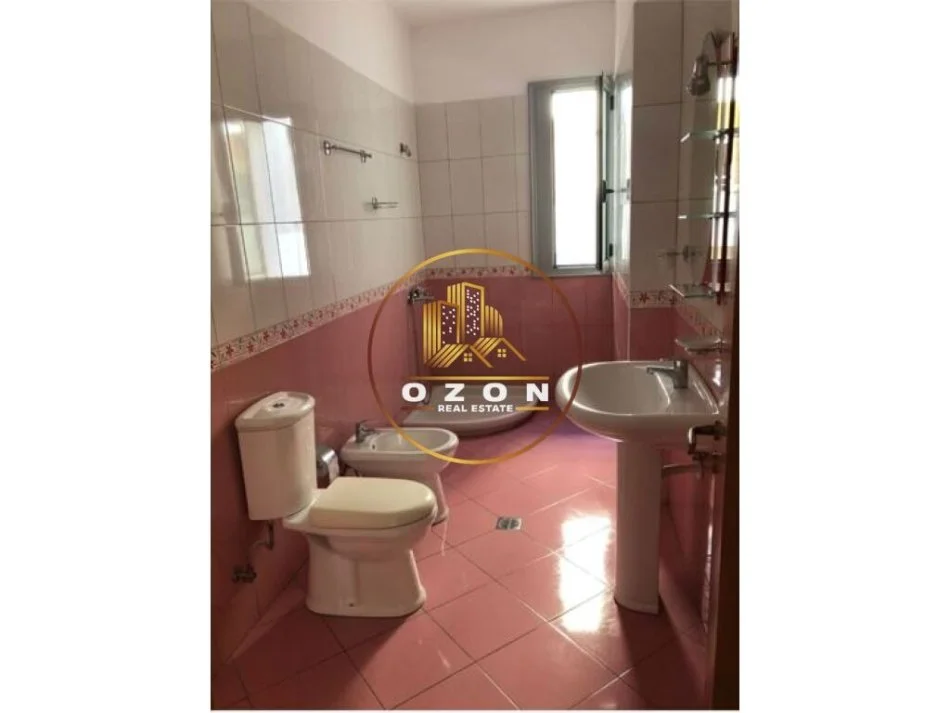 Apartament 1+1 për Shitje në Lungomare,Vlorë!