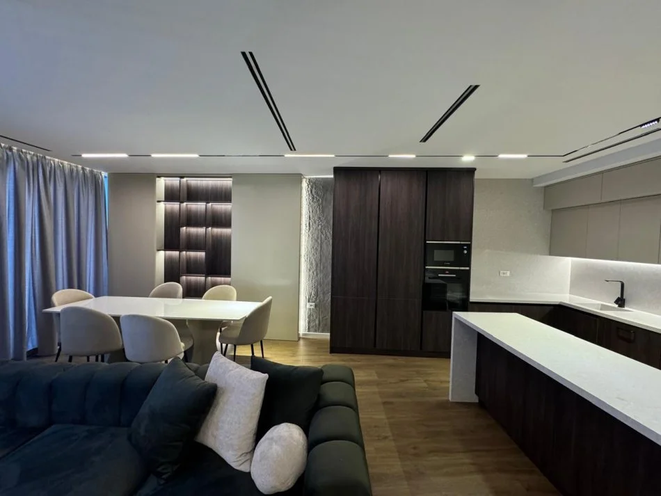 Tirane, jepet me qera apartament 2+1 Kati 11, 126 m² 2.000 € (Rezidenca Lake View)