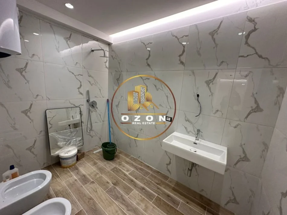 JEPET APARTAMENT 2+1 +POST PARKIMI ME QIRA TEK KOMPLEKSI ZIRKON!