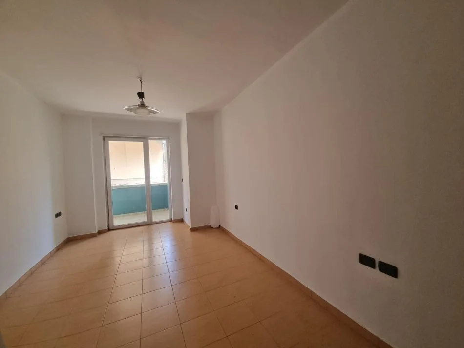 Tirane, shitet apartament 2+1+Aneks+Ballkon Kati 4, 150 m² 270.000 € (Bulv Bajram Curri)