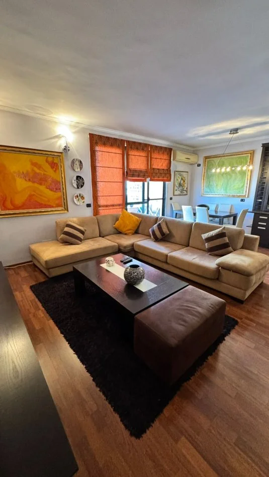 Tirane, shitet apartament 2+1 Kati 8, 107 m² 230.000 € (21 Dhjetori, Rruga Frederik Shiroka)