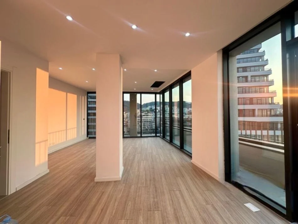 Tirane, shitet apartament 2+1 Kati 9, 124 m² 400.000 € (Rezidenca Lake View)