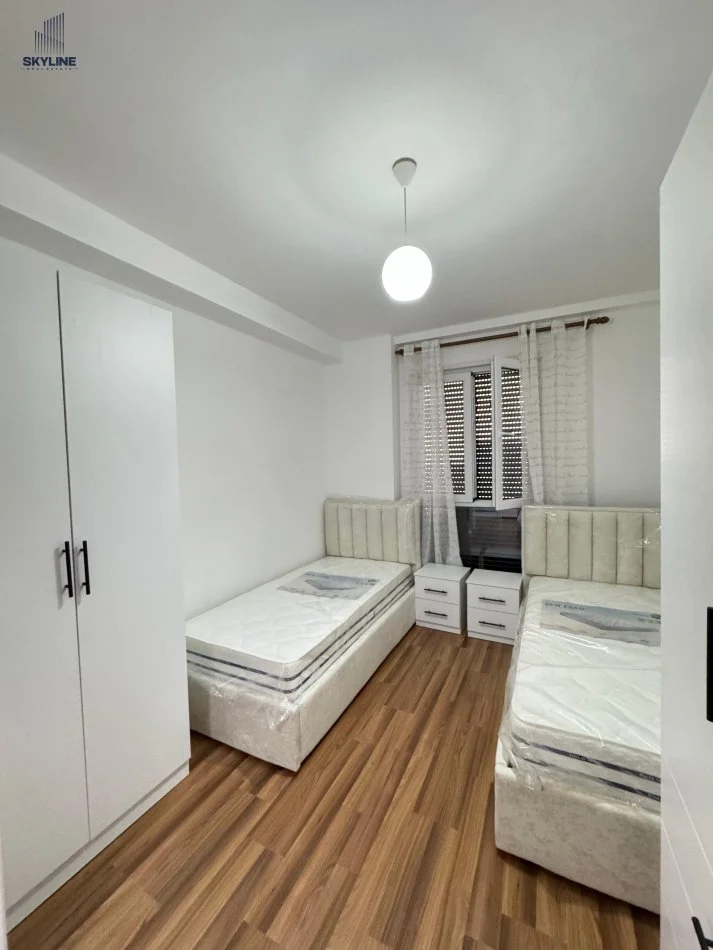 Tirane, jepet me qera apartament 2+1+Ballkon Kati 1, 500 € (Astir)