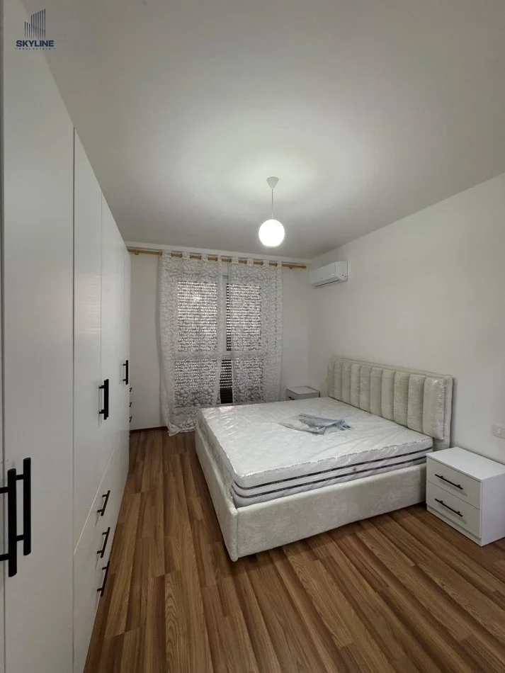 Tirane, jepet me qera apartament 2+1+Ballkon Kati 1, 500 € (Astir)