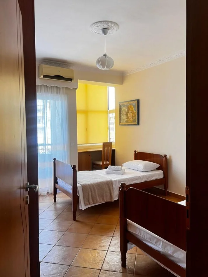 Vlore, jap me qera apartament 2+1+Ballkon Kati 6, 300 € 