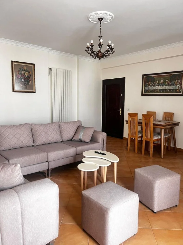 Vlore, jap me qera apartament 2+1+Ballkon Kati 6, 300 € 