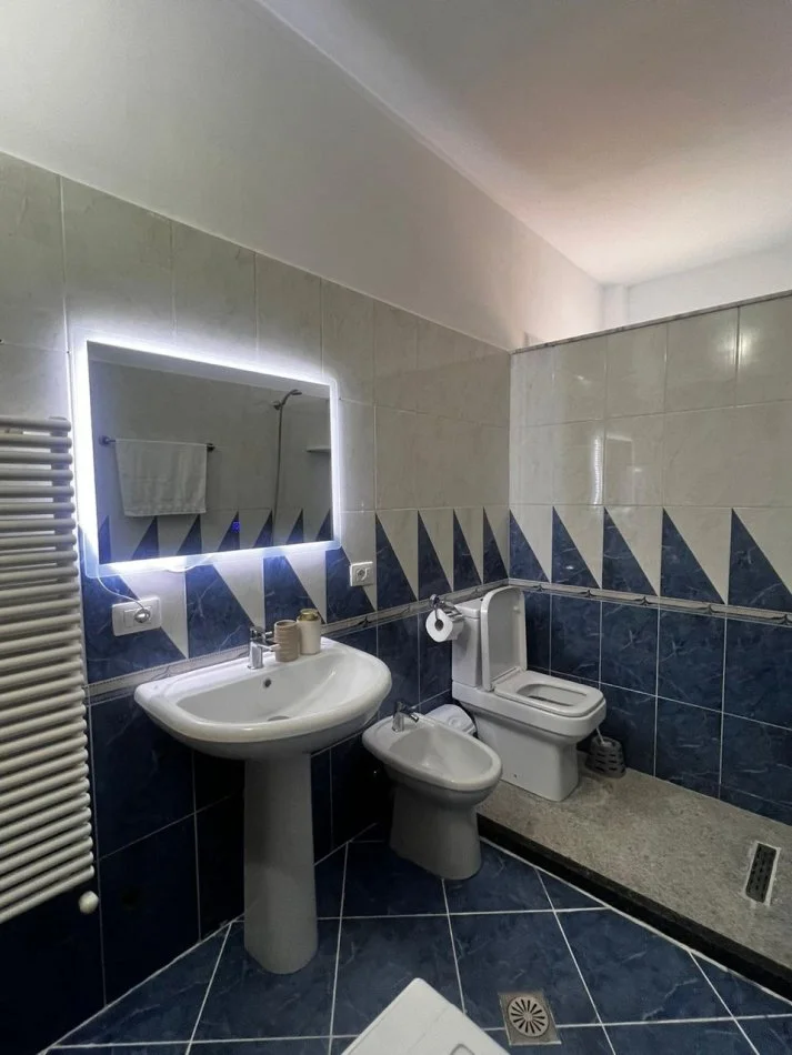 Vlore, jap me qera apartament 2+1+Ballkon Kati 6, 300 € 