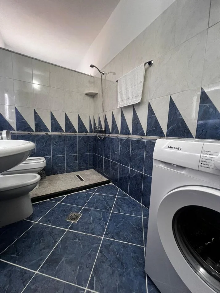 Vlore, jap me qera apartament 2+1+Ballkon Kati 6, 300 € 