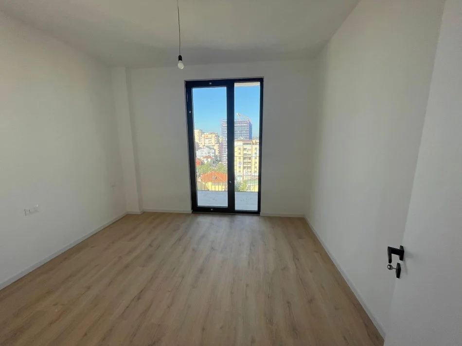 Tirane, shitet apartament 2+1+Aneks+Ballkon  (RRUGA LIMAN KABA KOMPLEKSI DINAMO)