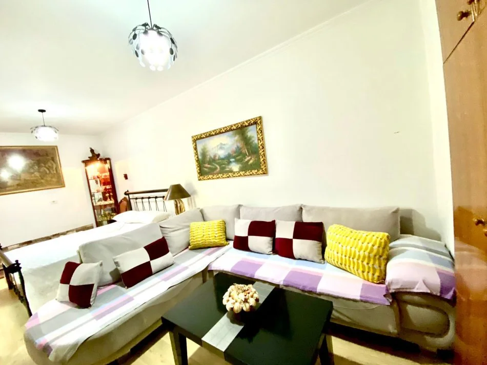 Tirane, Apartament 1+1 me qira Kati 1, 450 € (Myslym Shyri)