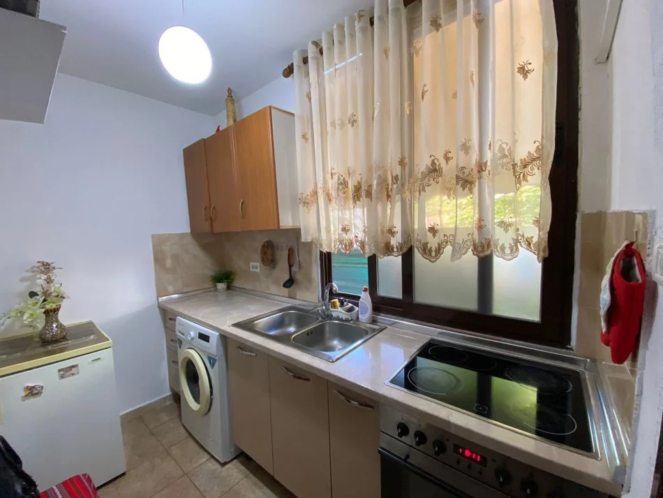 Tirane, Apartament 1+1 me qira Kati 1, 450 € (Myslym Shyri)