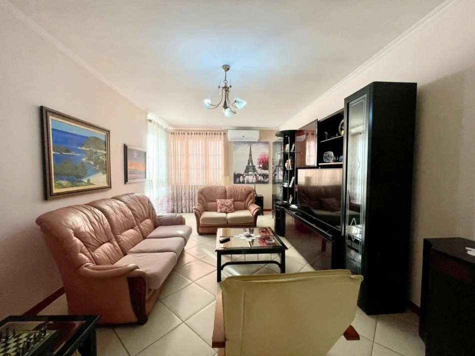 Tirane, shitet apartament 3+1 Kati 8, 140 m² 330.000 € (Medar Shtylla)